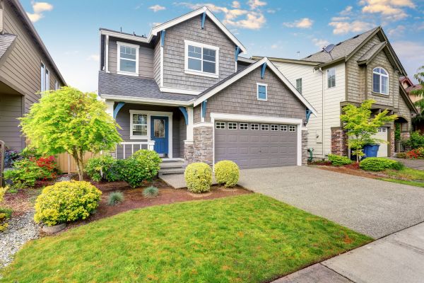 Curb Appeal Landscaping in Snellville